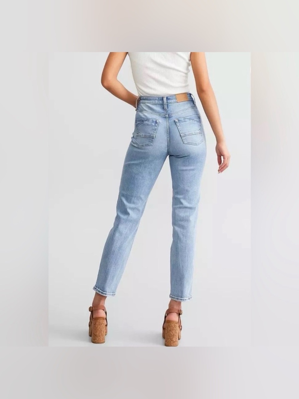 BKE ELLIE High Rise Mom Jean Size 25 Inseam 28” NWT - Picture 2 of 10